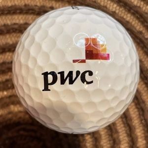 PWC Price Waterhouse Coopers Logo Golf 3 Balls Box ProV1 Collectible cpa